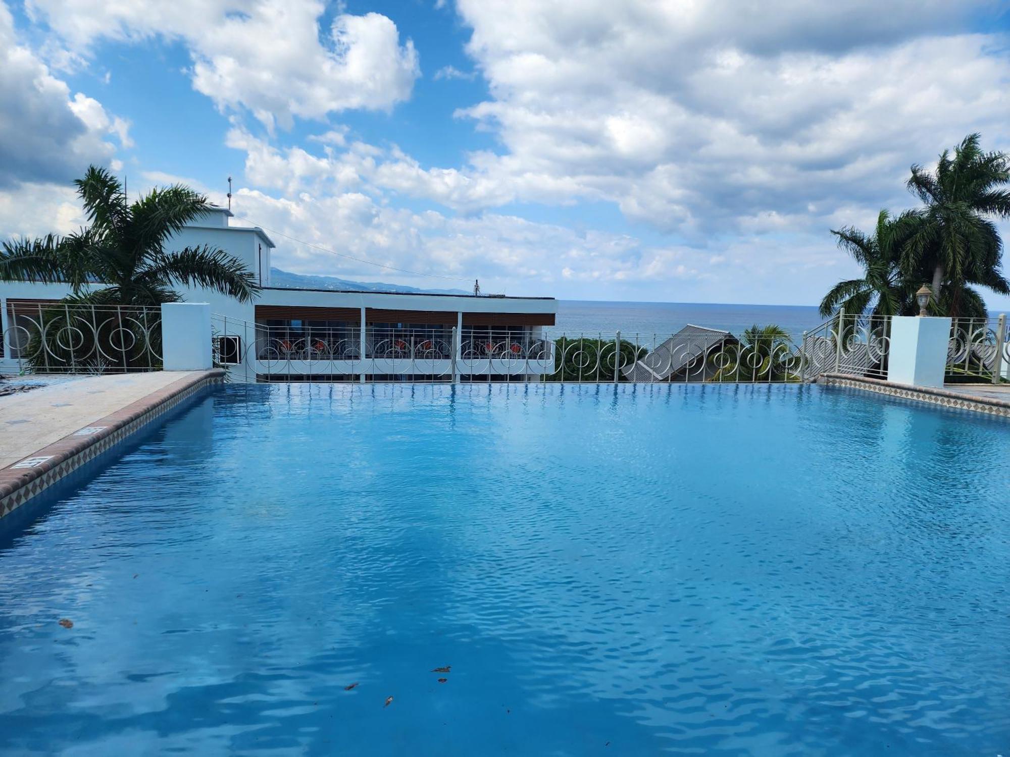 Hotel 39 Jamaica Montego Bay Exteriör bild