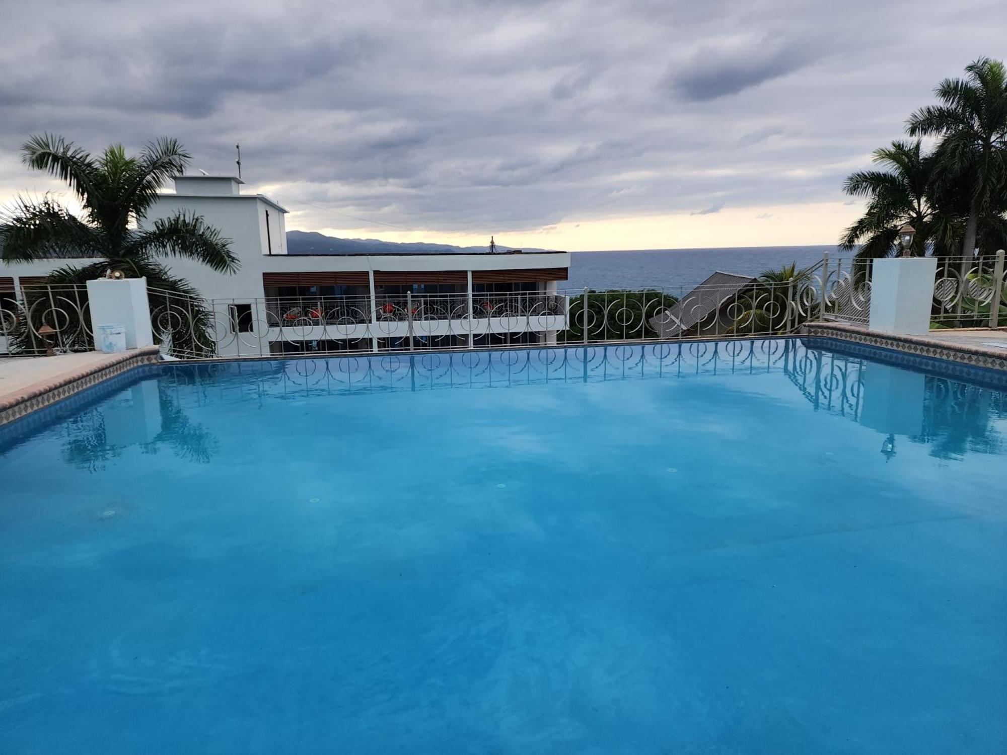 Hotel 39 Jamaica Montego Bay Exteriör bild